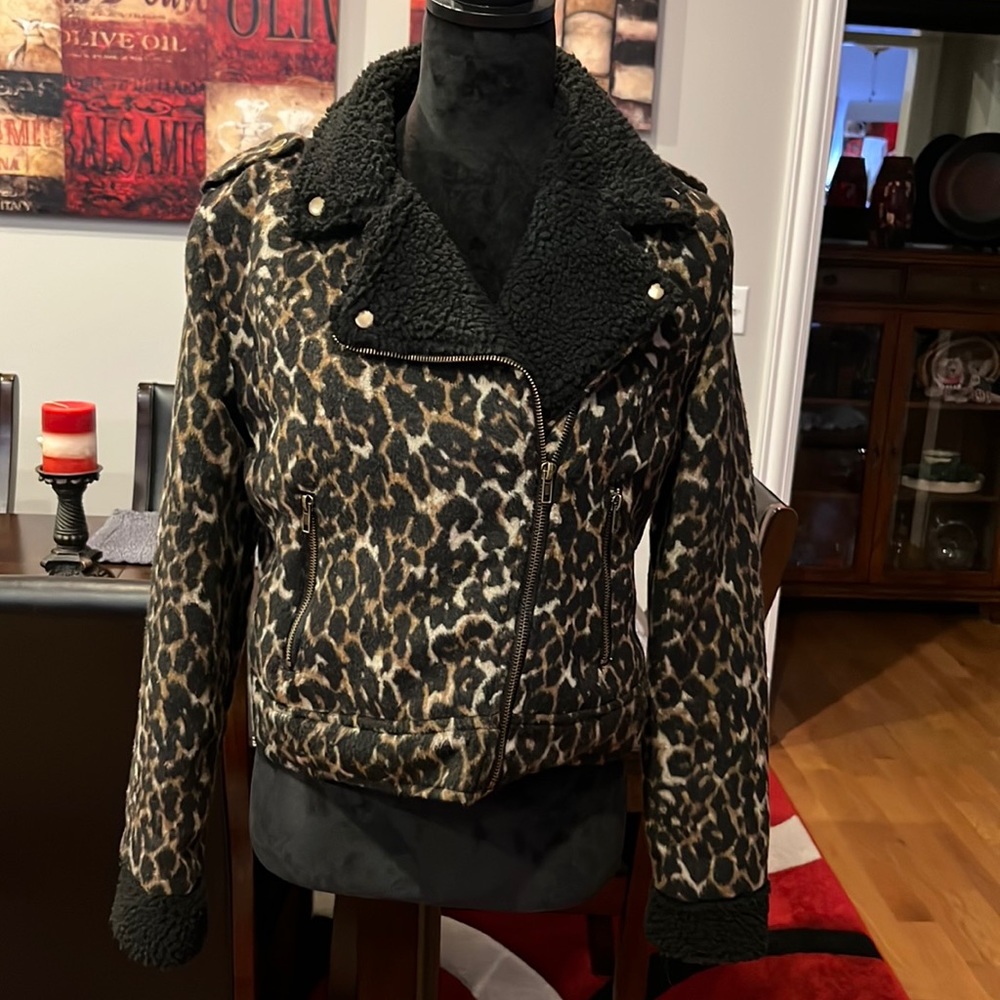 Rue 21 Waist Length Cheetah Print Coat Sz Med